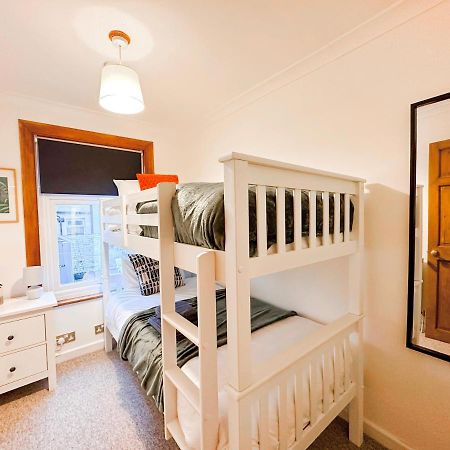 3 Bedroom Home Close To Town Centre With Wifi & Garden 로열턴브리지웰즈 외부 사진