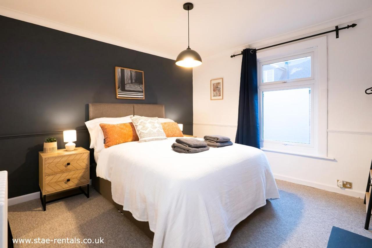 3 Bedroom Home Close To Town Centre With Wifi & Garden 로열턴브리지웰즈 외부 사진